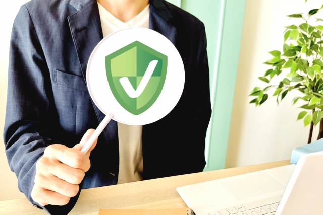 Windowsパソコンで有料のセキュリティソフトを使うべきですか?